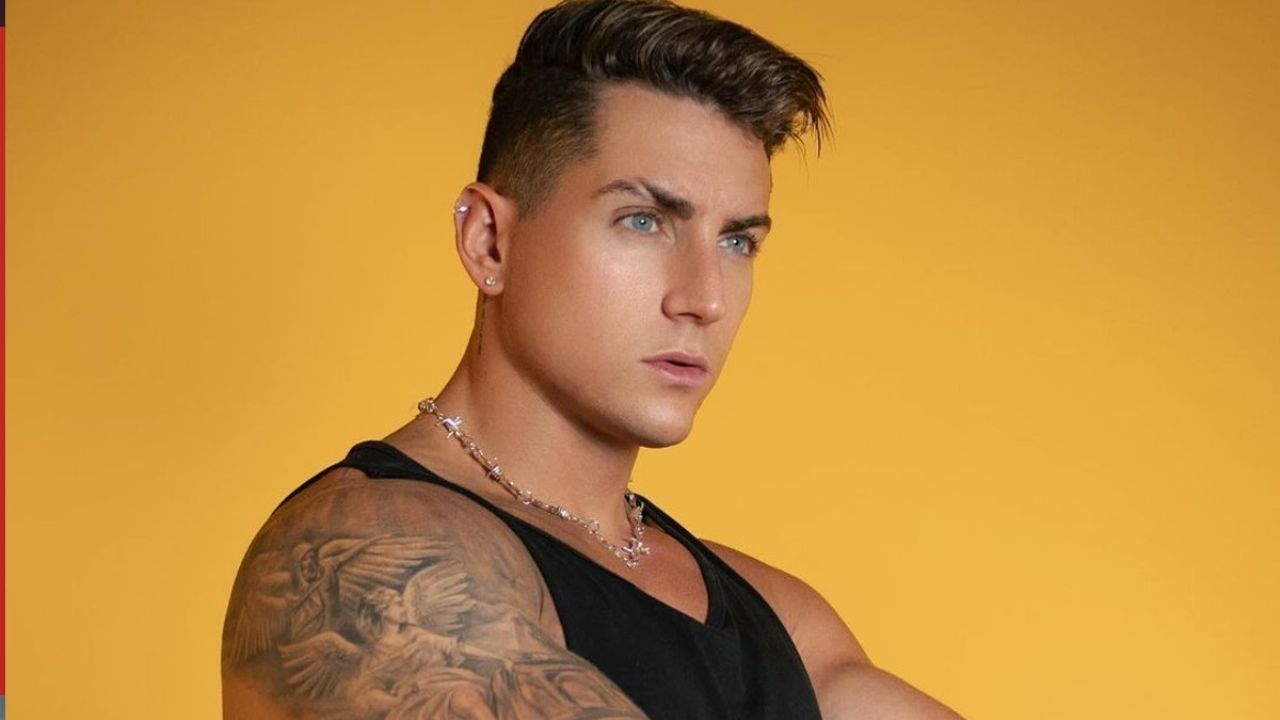 Agustín Fernández reacciona a canción de Gomita