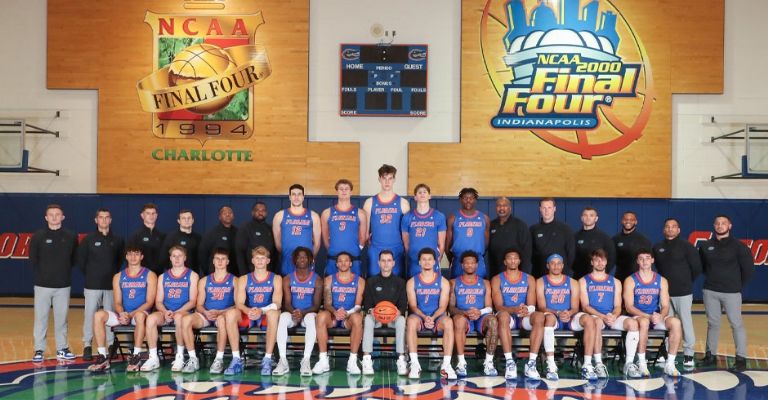 El pívot, con los Gators de Florida