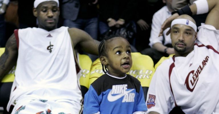 Bronny creció en la arena de los Cavaliers