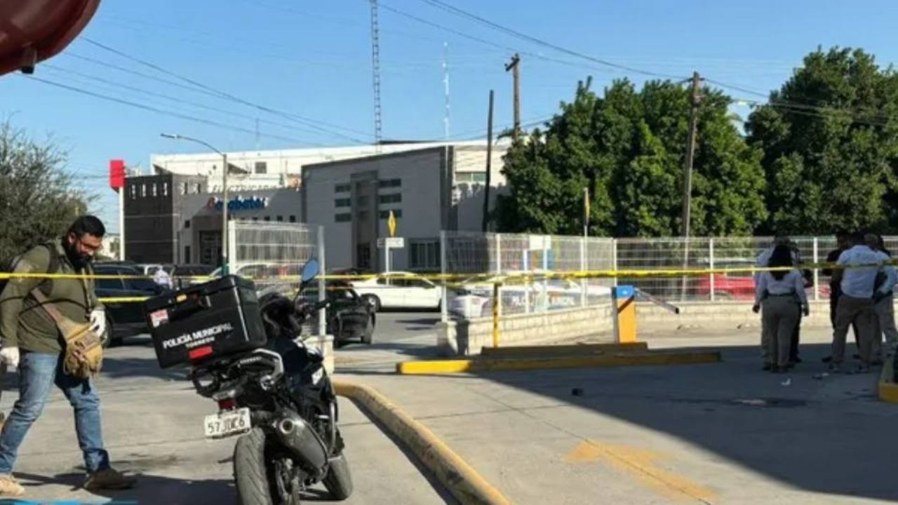 María fue asaltada al salir de un banco en Torreón y terminó con una herida de bala