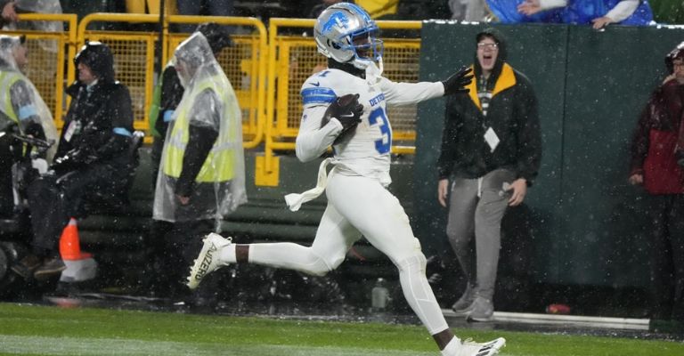 Joseph anota tras una intercepción