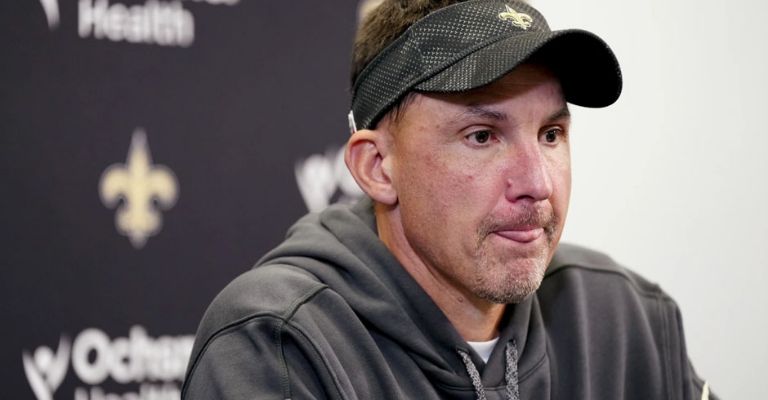 Allen reconoció que el mal paso influyó en su despido