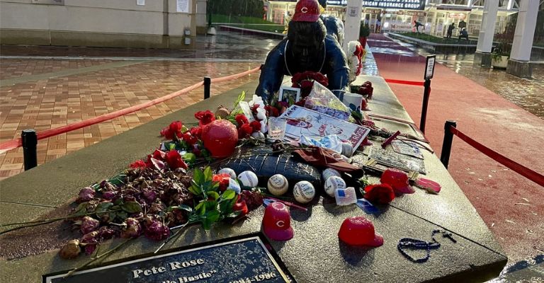 Ofrendas y recuerdos en su honor