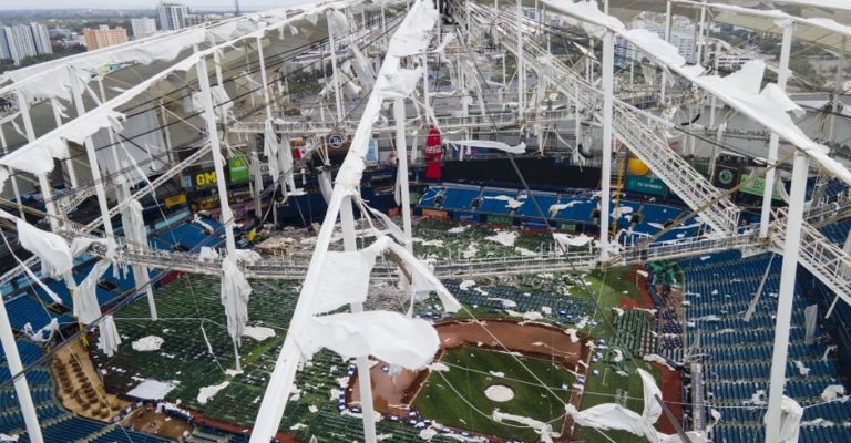 El inmueble sufrió graves daños en su techo