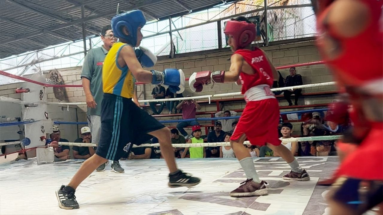 Buscan noquear a la drogadicción y vandalismo con clases de boxeo a jóvenes de Empalme