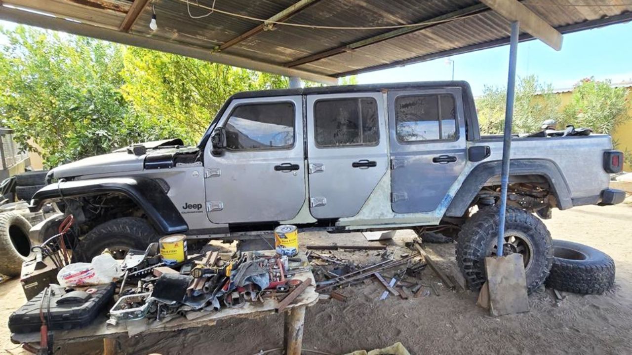 Hallan en Caborca taller clandestino usado para colocar blindaje artesanal a vehículos