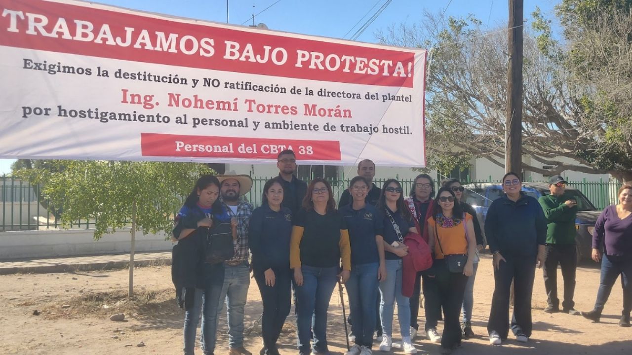 Cajeme: Docentes del CBTA 38 se manifiestan por presunto hostigamiento laboral