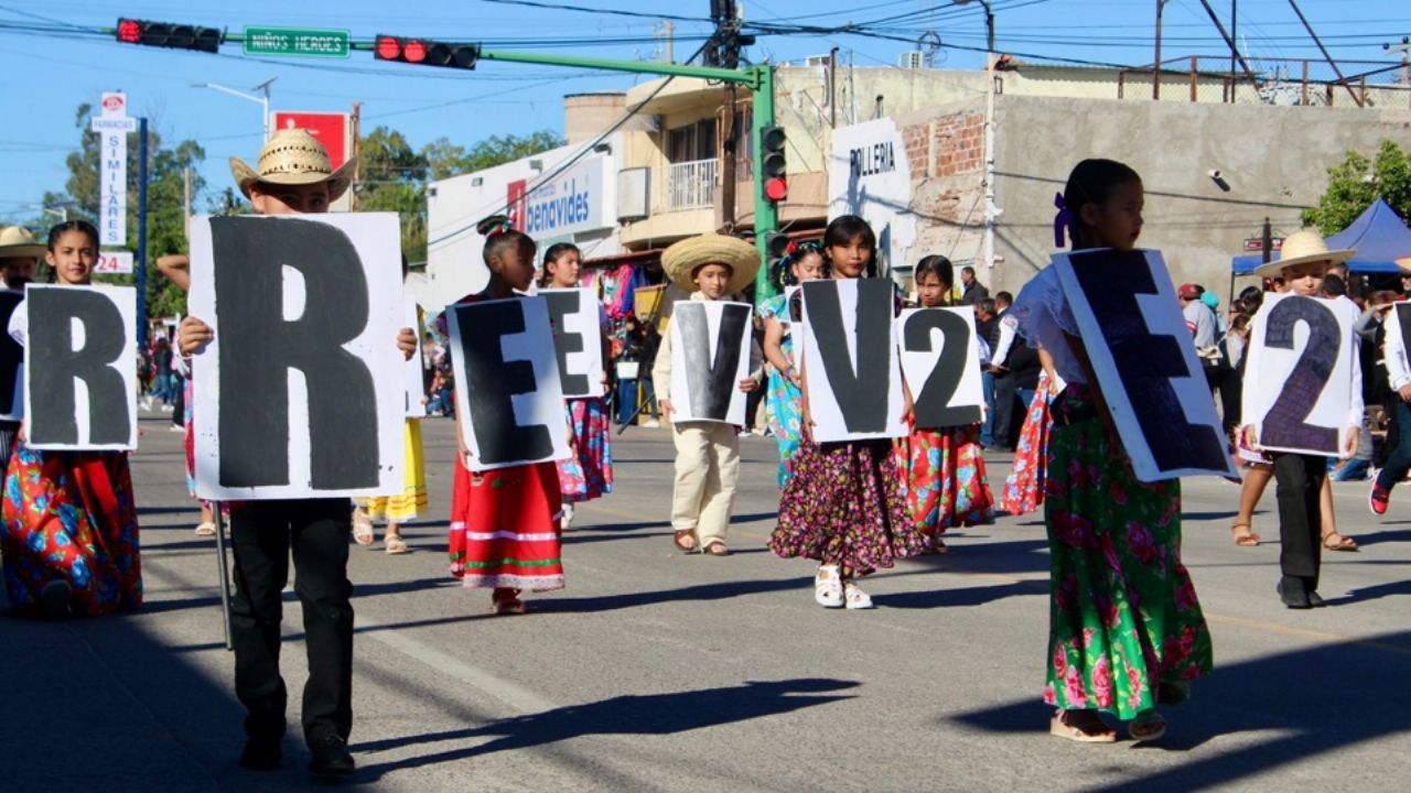 Vistoso y colorido desfile revolucionario tuvo Empalme; participaron 43 contingentes