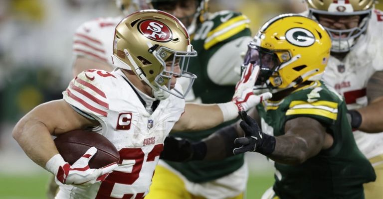 McCaffrey fue bien contenido por la defensiva de Packers