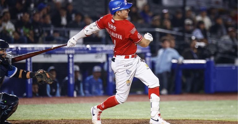 El cañonero llega procedente de los Charros