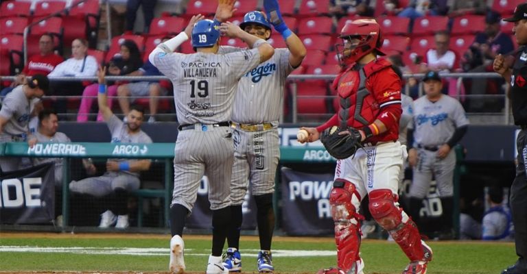 Villanueva anotó una de las carreras de la Tribu