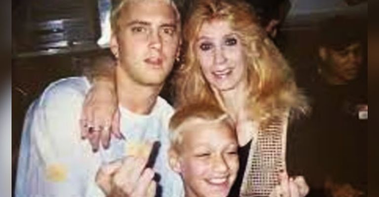 Eminem sufre dolorosa muerte tras diagnostico de cáncer terminal