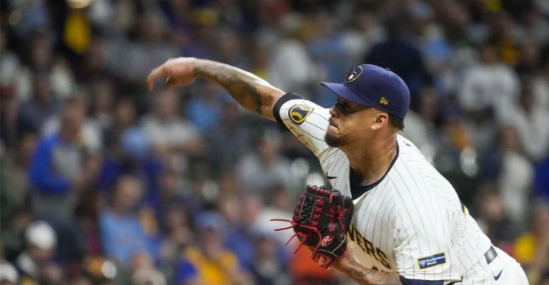 Montas finalizó la campaña con los Brewers