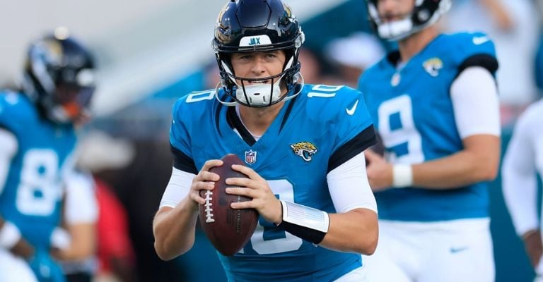 Mac Jones estará a cargo de la ofensiva de Jacksonville