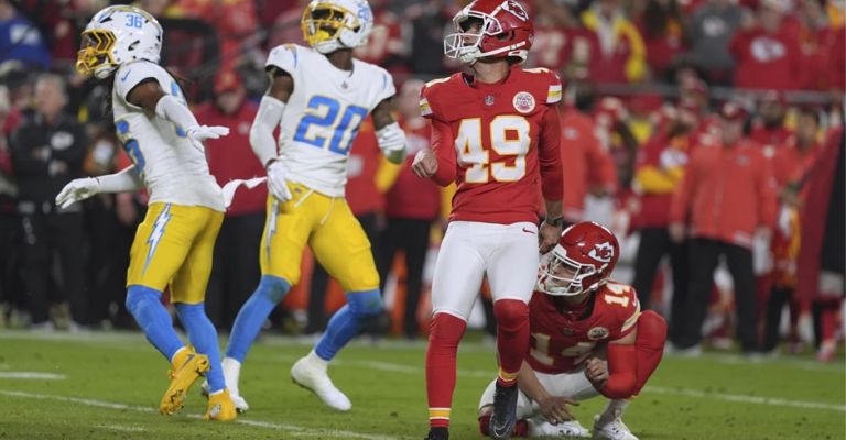 Wright acierta su gol de campo ante los Chargers