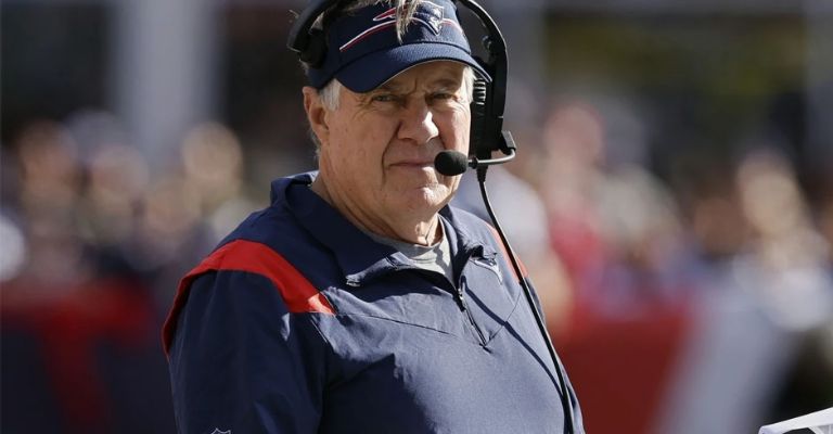 Belichick dirigirá ahora a un equipo universitario