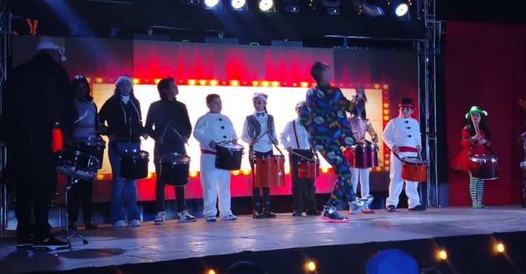 En el evento existieron números musicales.