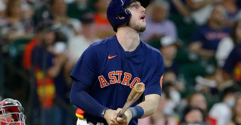 Tucker fue enviado por los Astros a los Cubs
