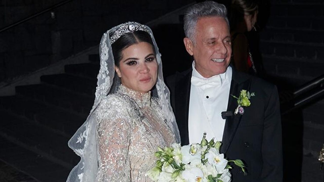 Alexis Ayala se derrite de amor por Cinthia Aparicio