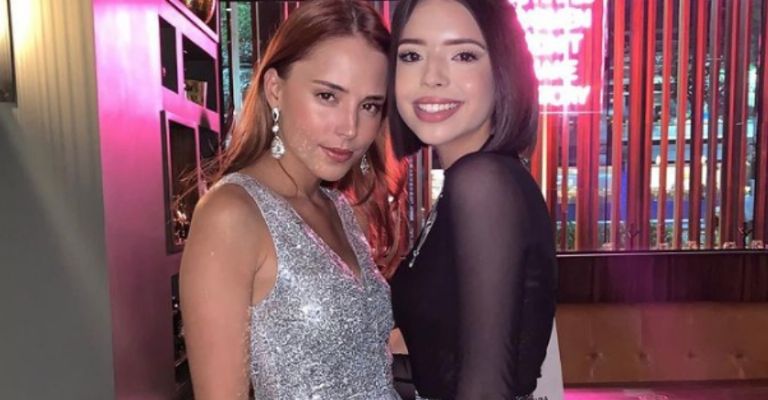 Reportero confunde a Ángela Aguilar con Majo Aguilar y redes celebran la humillación