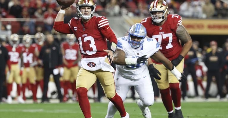 Purdy fue muy presionado por la defensiva de Detroit