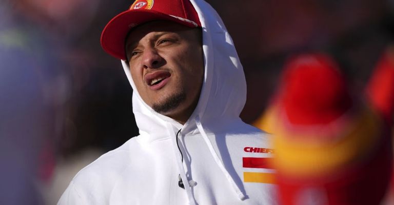 Mahomes lleva tiempo sin jugar