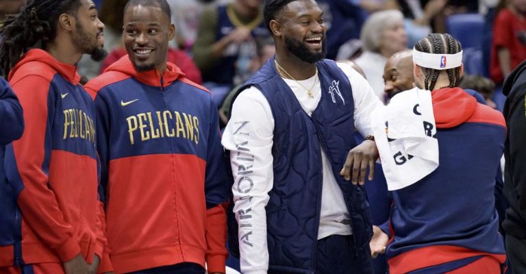 Zion ha pasado más tiempo en la banca, que en la cancha