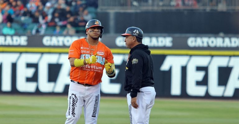 Paredes respondió con el madero