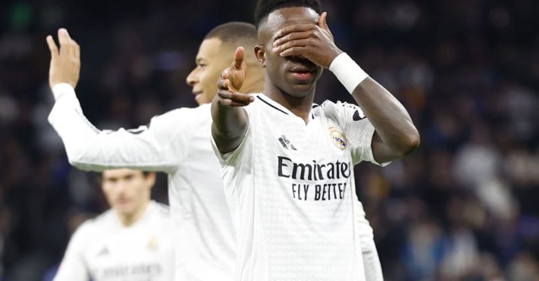 Vinicius celebra su anotación