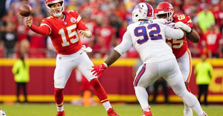 Mahomes ha sabido salir avante contra los Bills