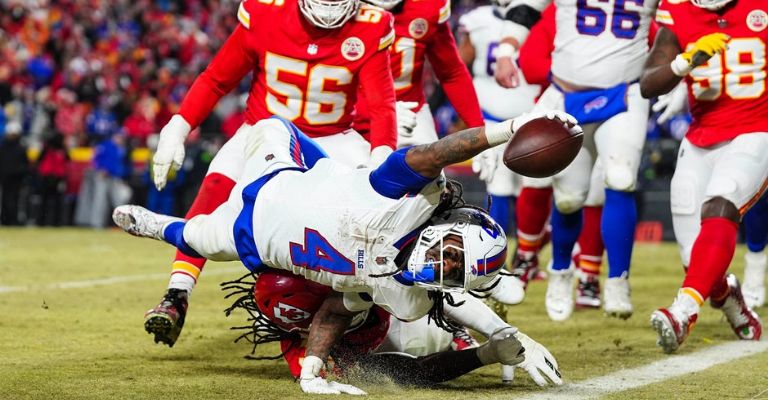 Cook anotó en una gran jugada