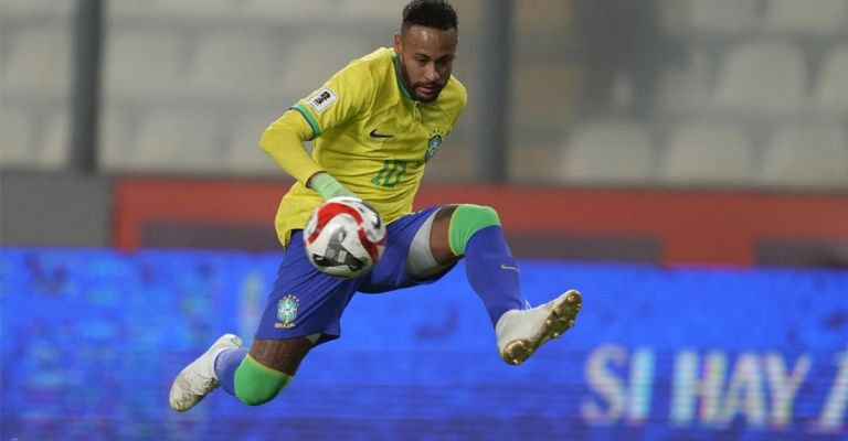 La lesión le vino jugando con la Selección de Brasil