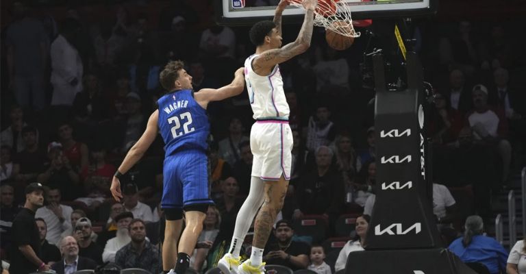 Ware saltó a la cima de la lista en las últimas semanas