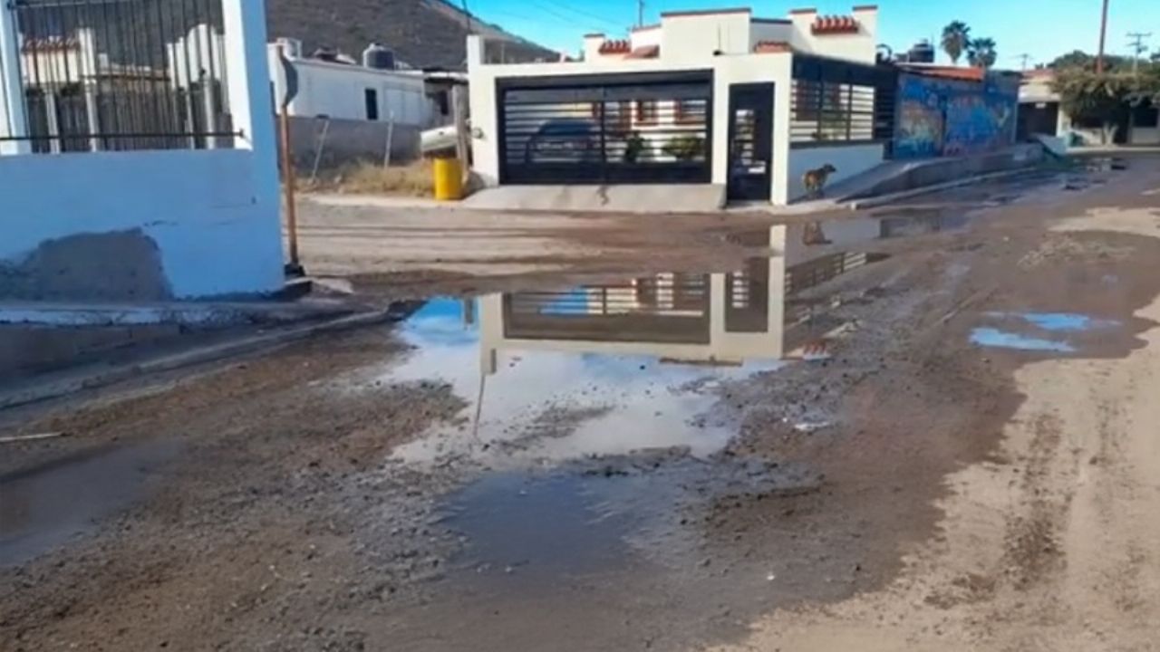 Guaymas: Vecinos de Loma Dorada urgen atención de la CEA por fugas de drenajes