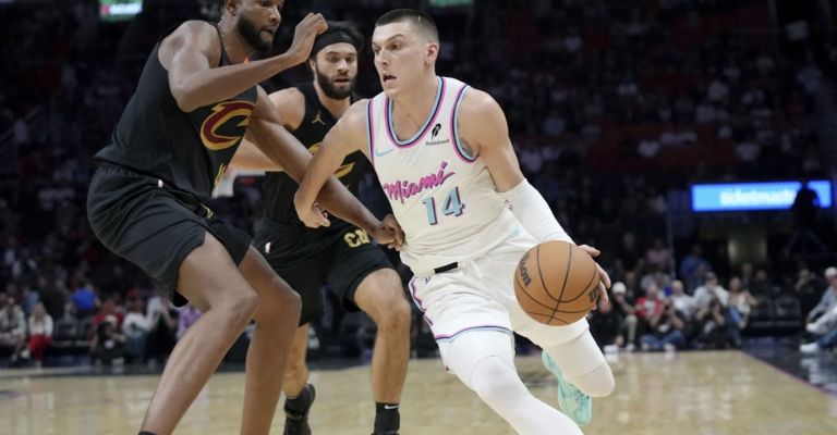 Herro también recibió el llamado