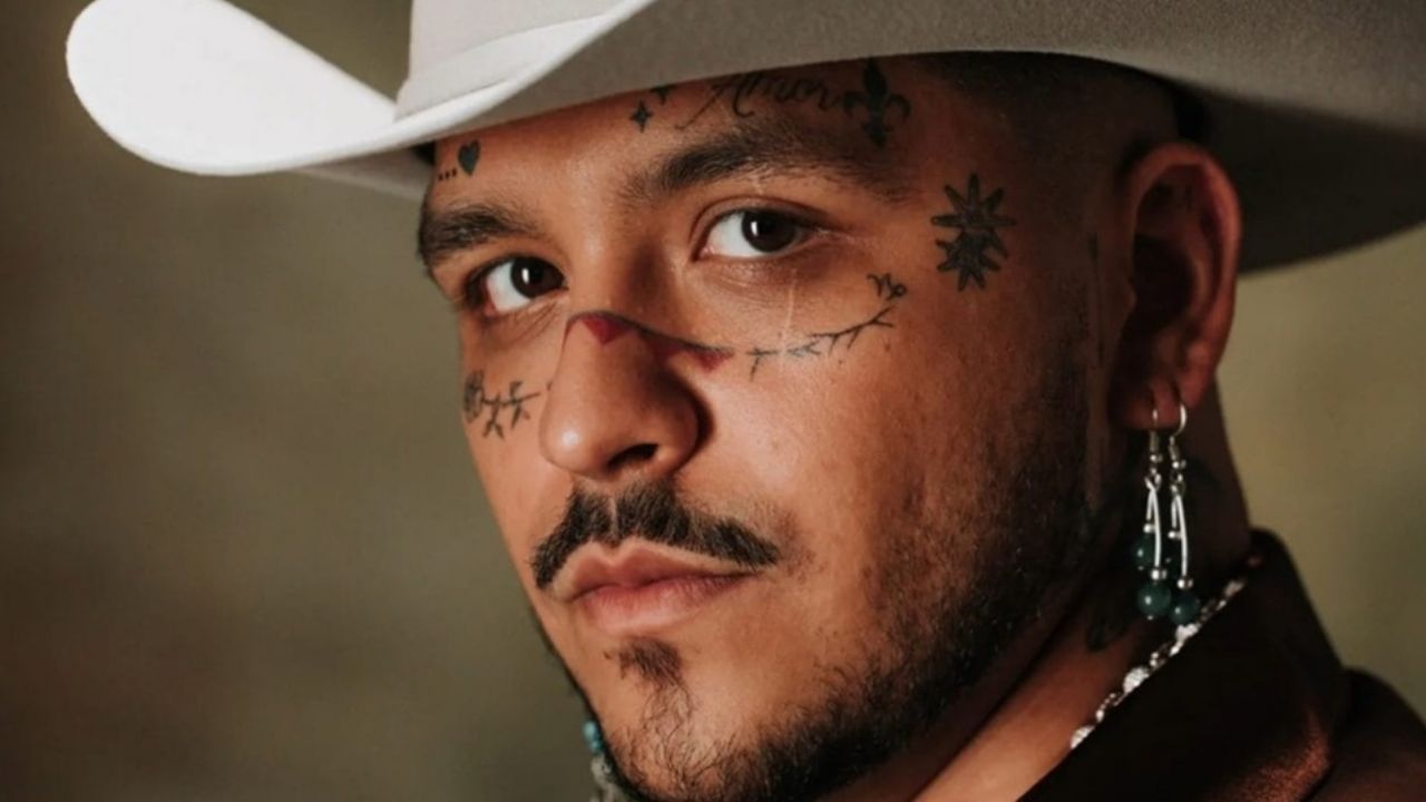 Escándalo: Acusan a Nodal de usar bots y de borrar los comentarios de ‘hate’ del público