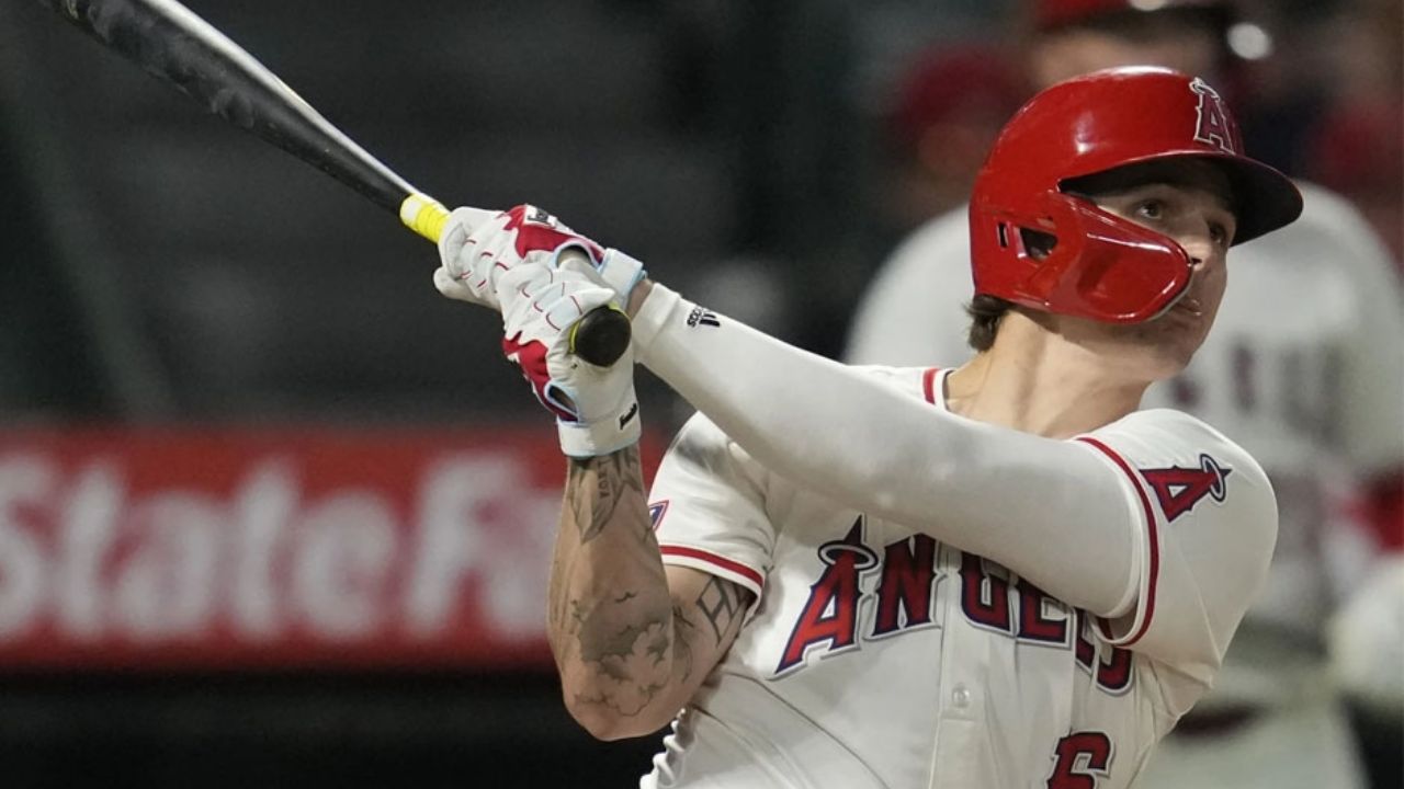 Moniak le gana el arbritraje a los Angels; Leiter va a audiencia ante Yankees