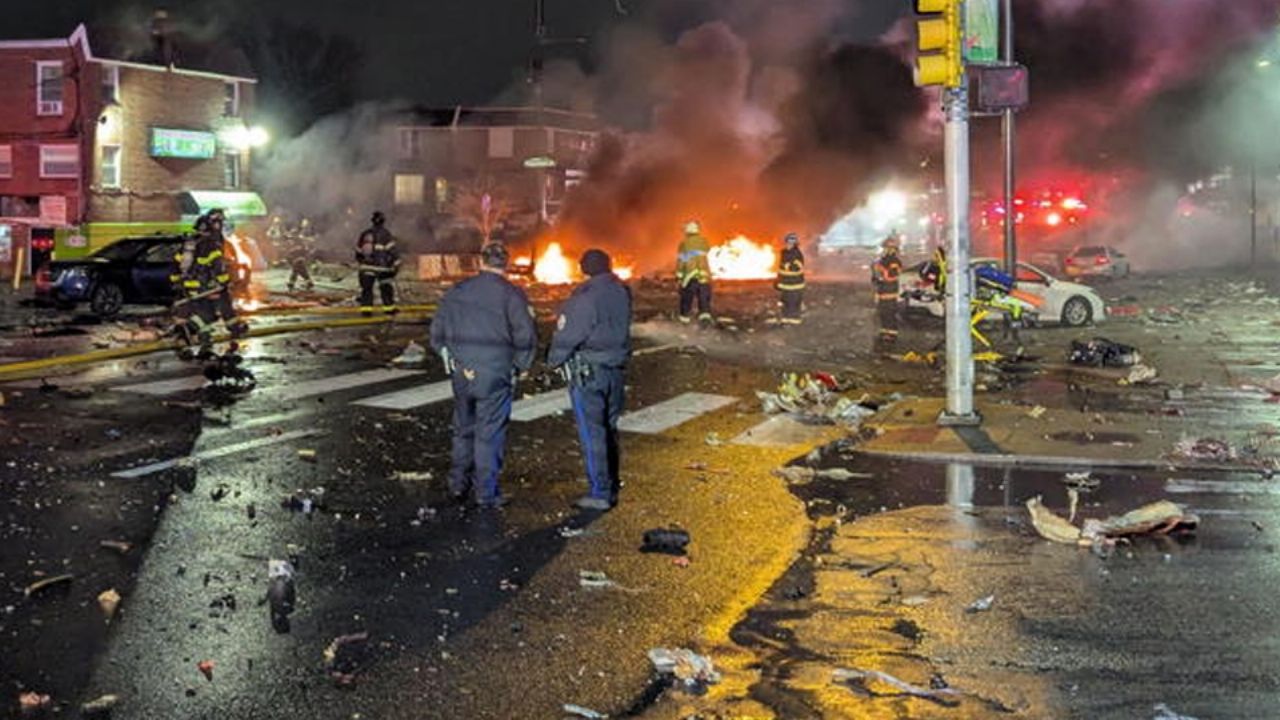 Otro accidente aéreo en Estados Undos: Se estrella avioneta médica en calles de Filadelfia