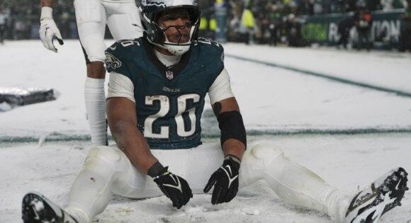 Barkley corre para dos TD’s y lleva a los Eagles al juego por el título de la NFC
