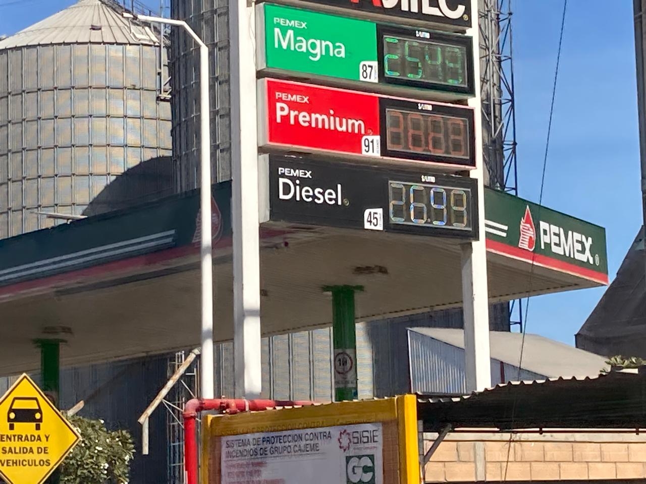 Sonora: Consumidores, los principales afectados por incrementos a combustibles y casetas