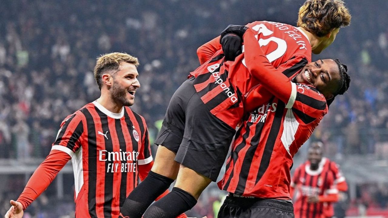 Debut soñado de Santi Giménez, da asistencia y el AC Milan triunfa en la Copa