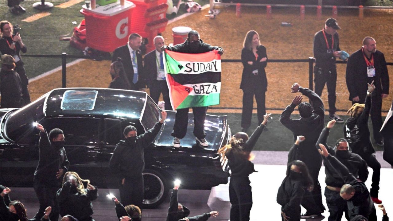 (VIDEO) Super Bowl 2025: Kendrick Lamar y la controversia por la bandera de Palestina