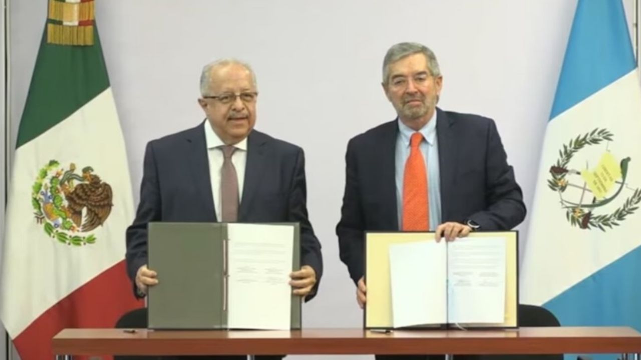 En medio de polémica con EU, México y Guatemala se unen más con acuerdo cultural