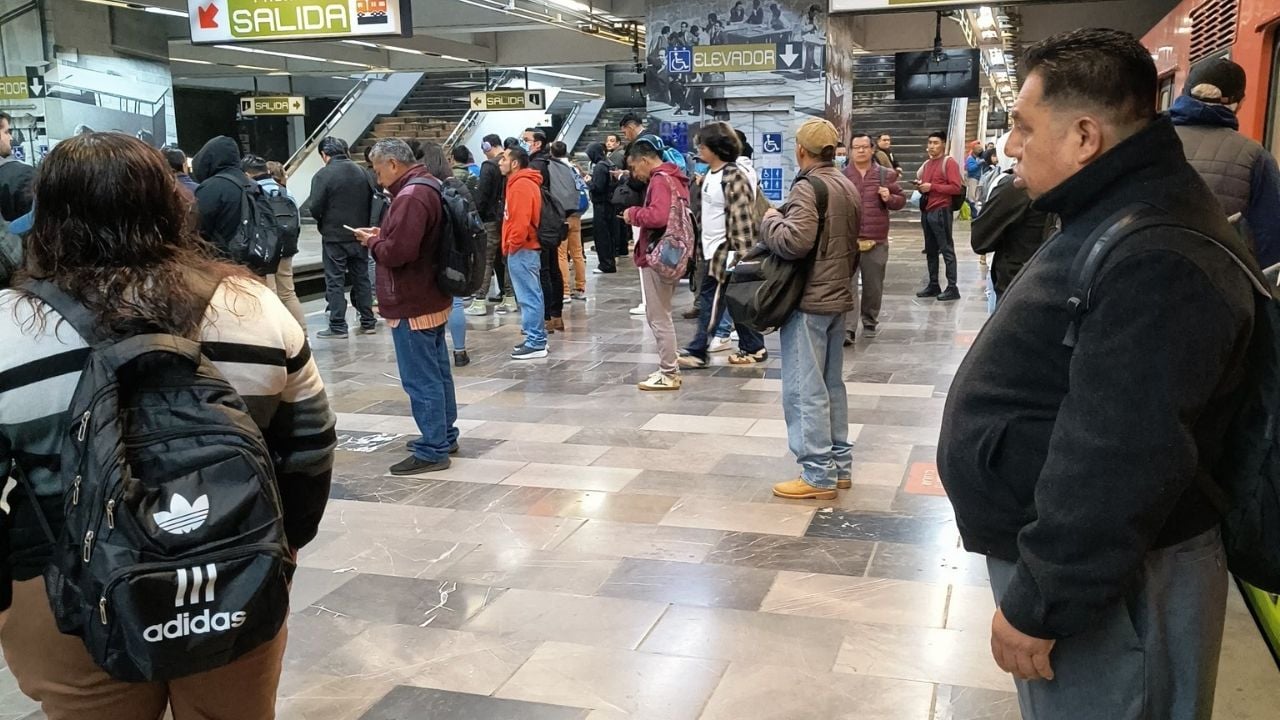 Caos en la Línea 3 del Metro: Usuarios reportan retrasos de hasta 20 minutos