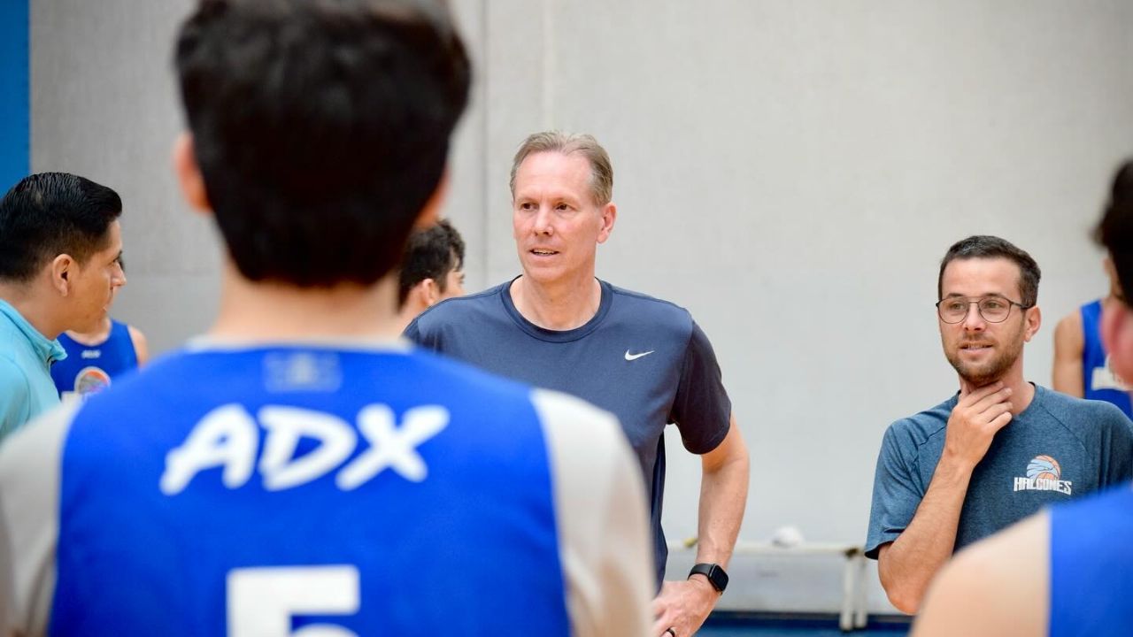 De la mano de Dennis Cutts, los Halcones inician sus trabajos de pretemporada en Obregón