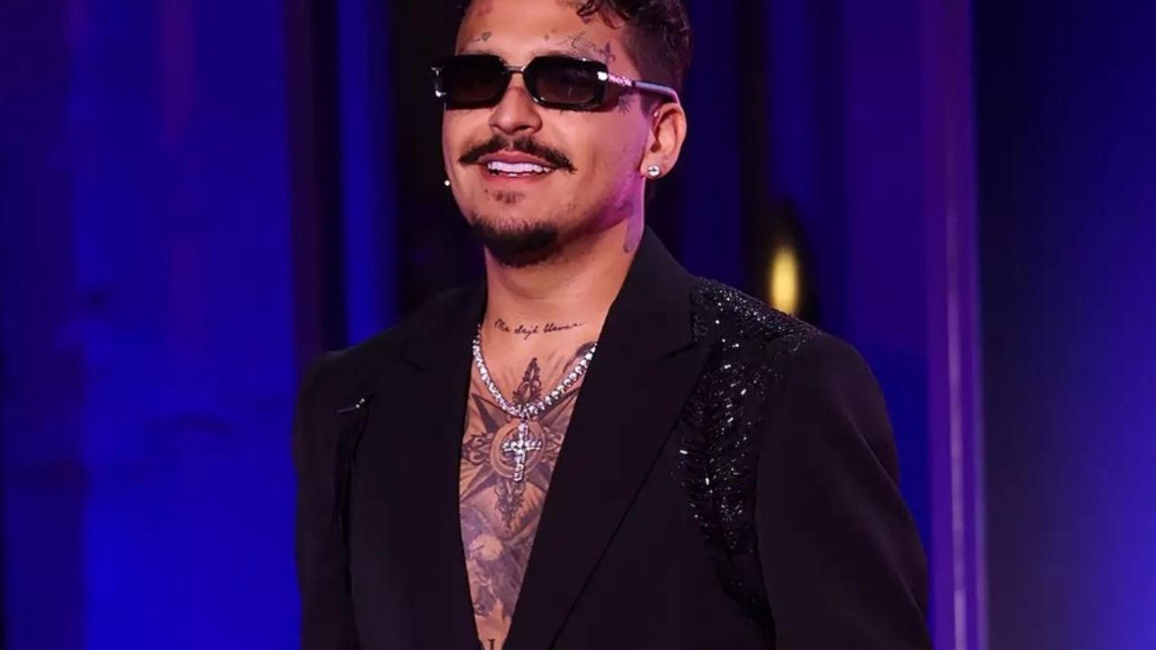 ¿Luce irreconocible? Nodal impacta tras presumir nuevo ‘look’; descubre las FOTOS