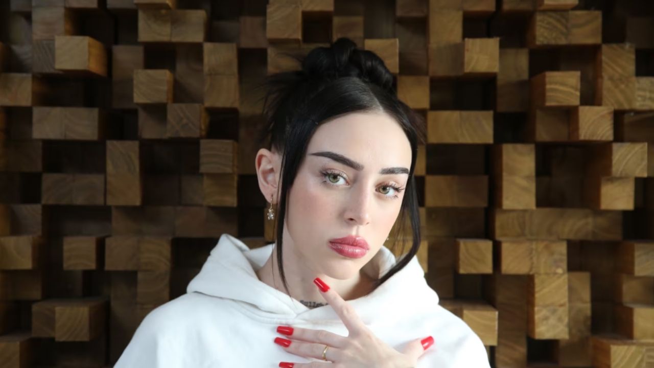 VIDEO: Nicki Nicole conmueve al mundo al llorar sobre el escenario tras triste muerte