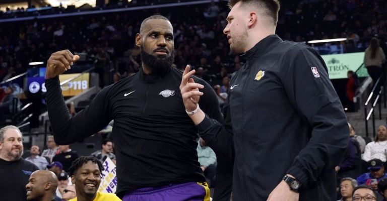 LeBron y Doncic no han tenido tiempo de mostrar lo que pueden hacer juntos
