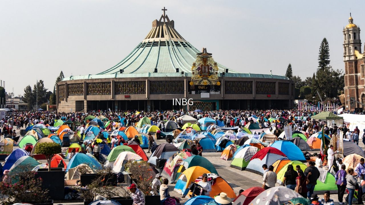 Peregrinos abarrotan la Basílica de Guadalupe; realizan cortes a la circulación