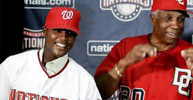 'Smiley' González mintió sobre su edad para firmar